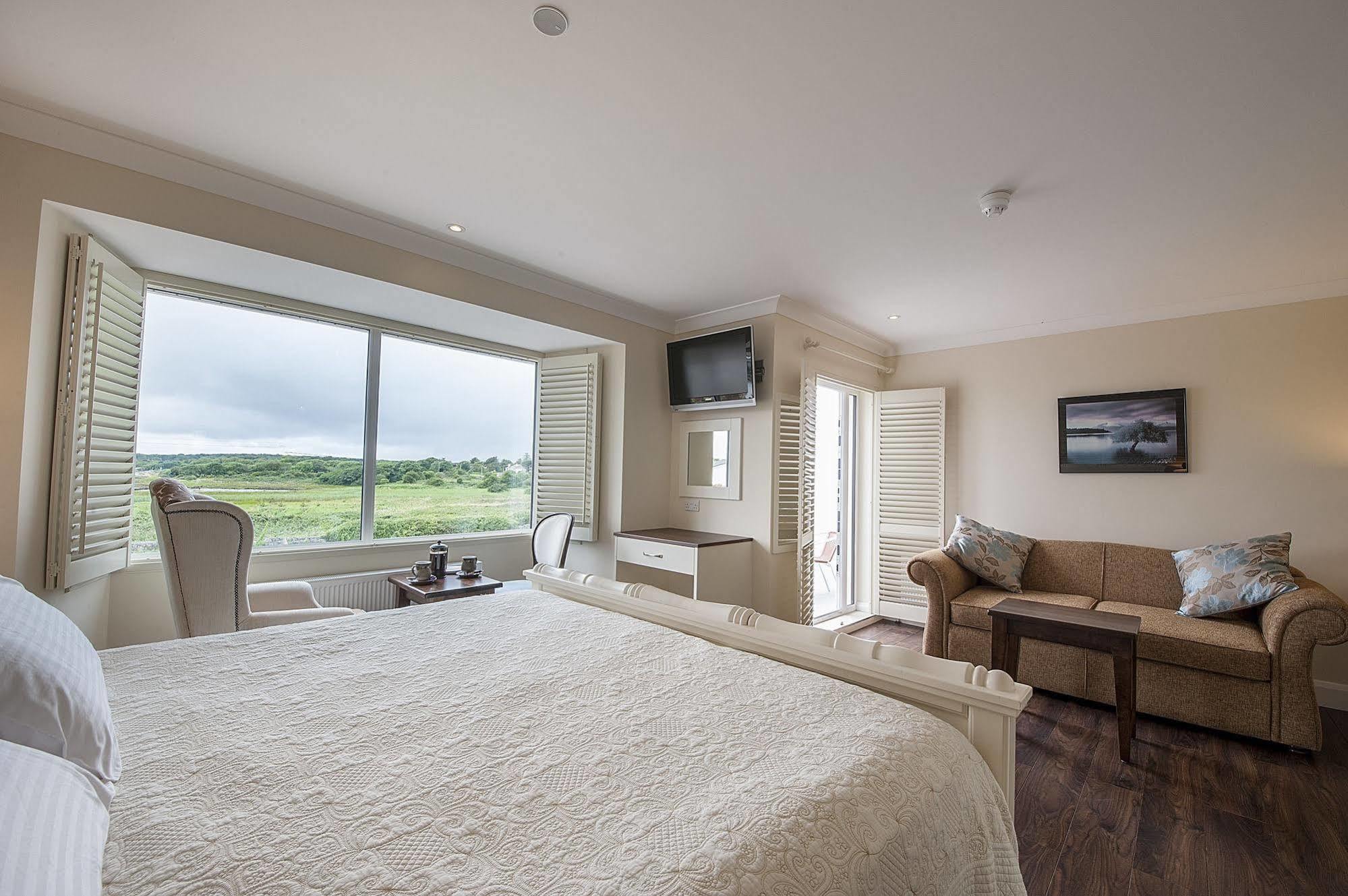 Sea Breeze Lodge B&B Galway Exterior foto