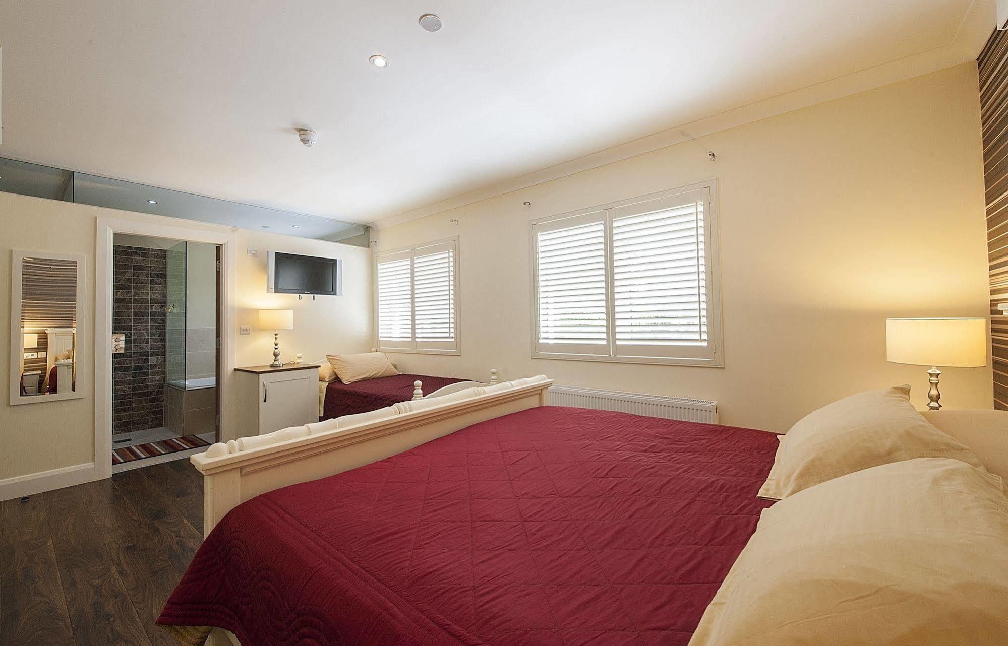 Sea Breeze Lodge B&B Galway Exterior foto